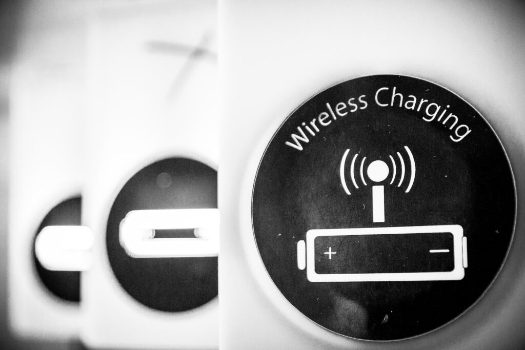 The Debate: Wired Vs. Wireless Charging – Whats Best For You? The Debate: Wired Vs. Wireless Charging – Whats Best For You?